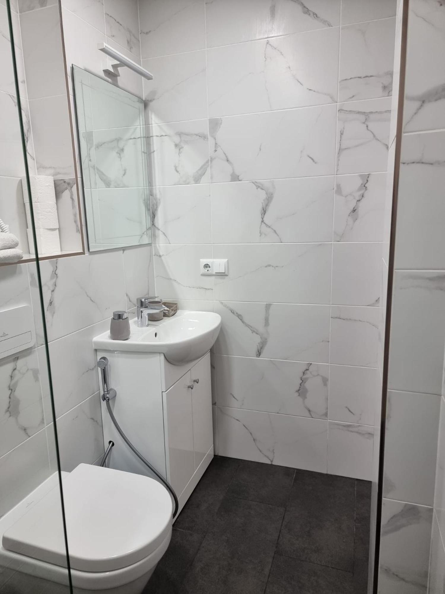 City Inn Riga Apartment, New Renovated In Quiet Center With Balcony With Parking Exteriér fotografie